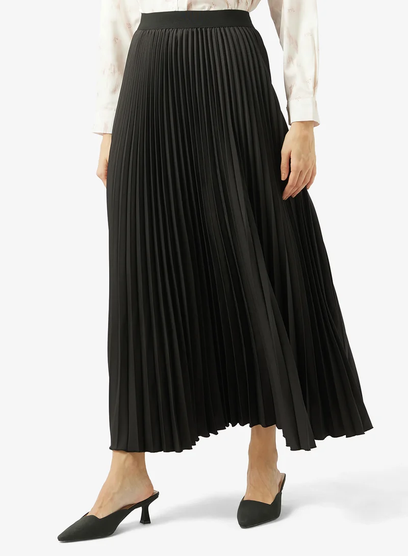 ايلا Pleated Skirt